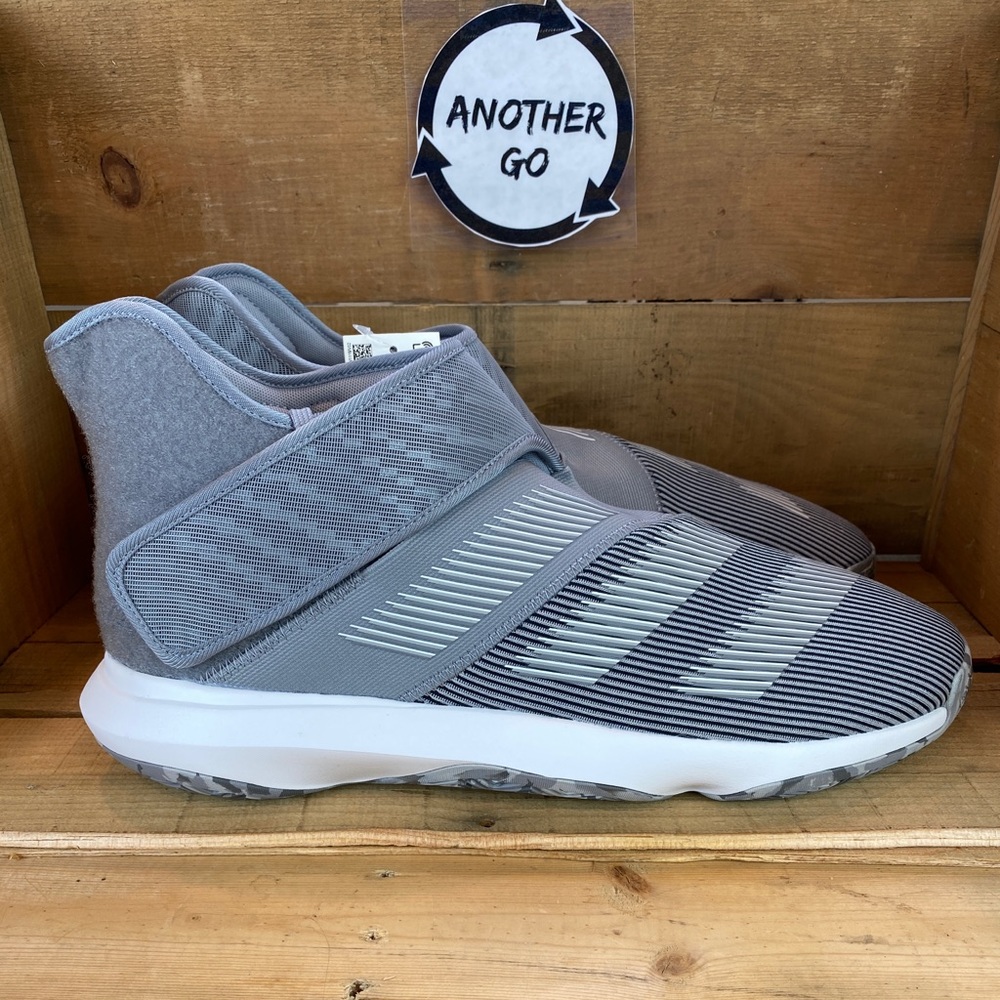 NEW Men’s Adidas Harden B/E 3 Basketball Sneakers